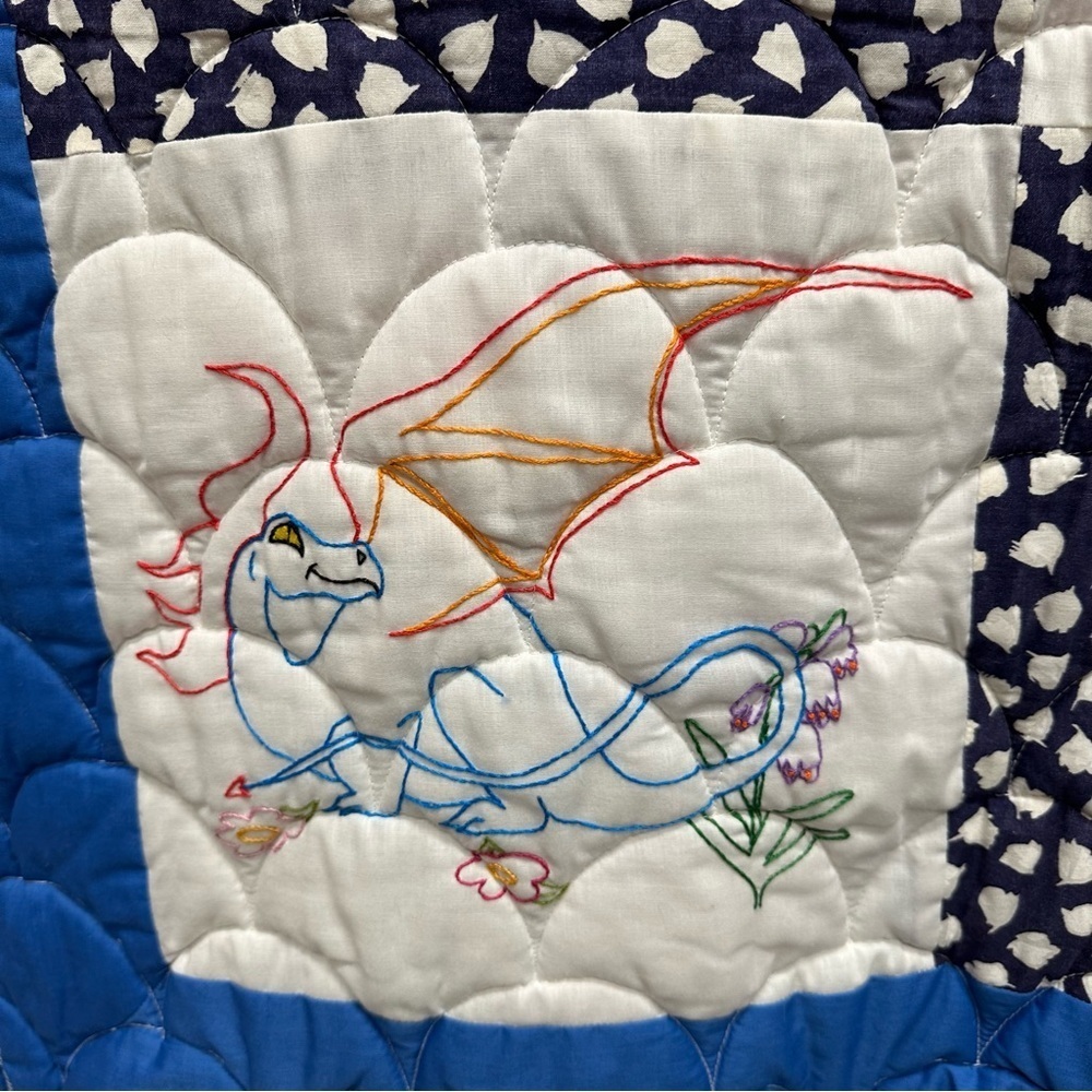 Vintage Hand stitched dragon quilt whimisical fairytale blanket - Picture 5 of 8